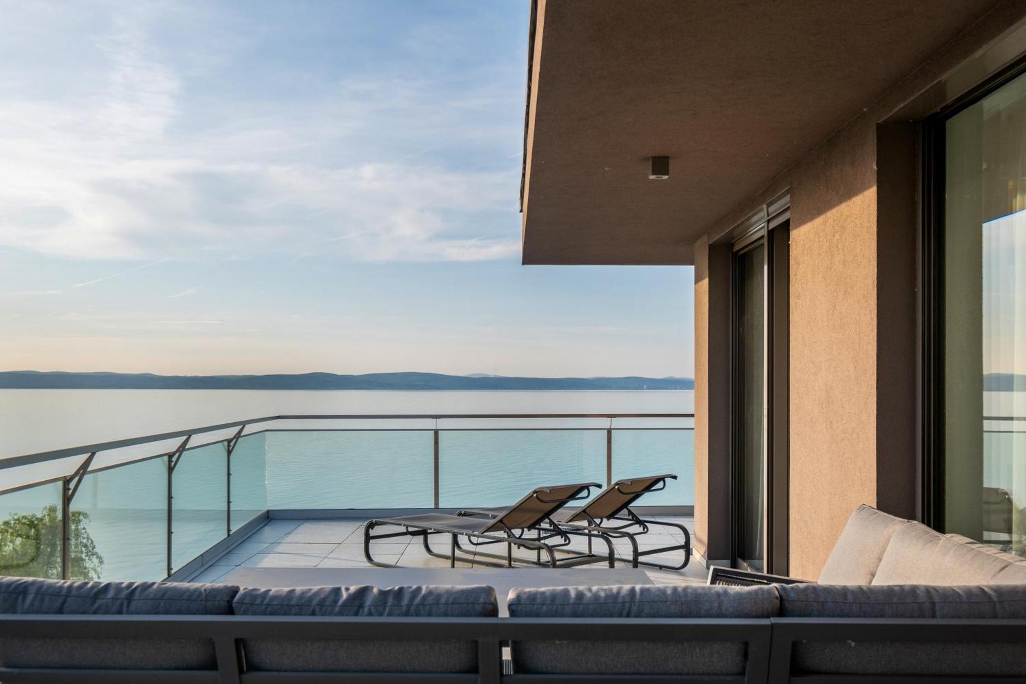 Myflat Coral 52 Duplex Penthouse