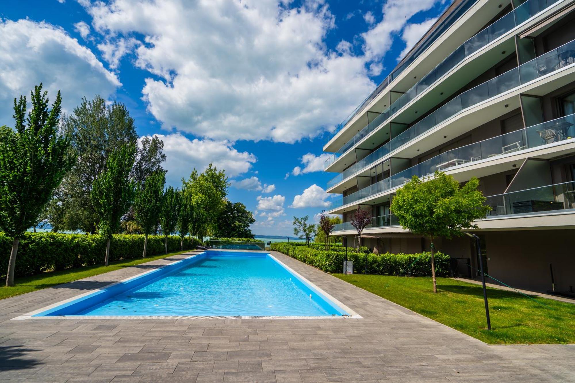 Myflat Coral 52 Duplex Penthouse * Siófok
